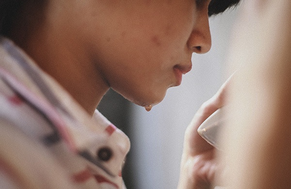 Những bữa cơm thường xuyên chan nước mắt.