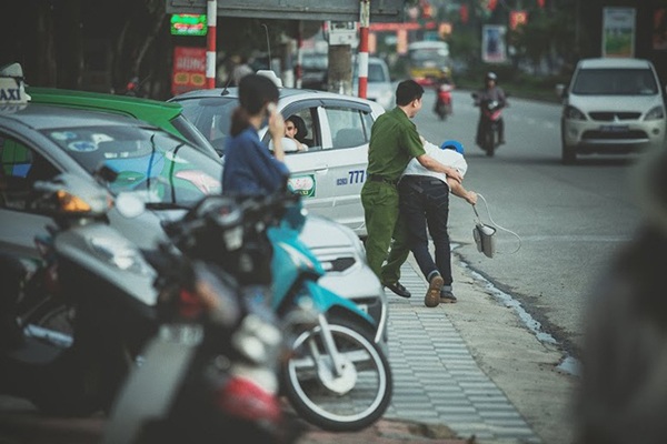 Chuyện tình cặp đôi “nhờ bắt cướp mà nên duyên vợ chồng” - 3 Anh Ngọc Cảnh giúp truy bắt cướp
