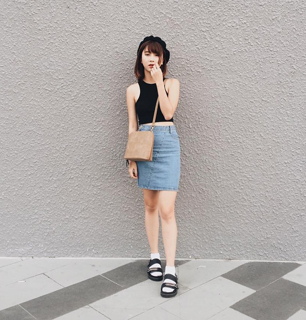 Cách phối đồ của Quỳnh Anh luôn khiến các cô gái trẻ tâm đắc. Nhiều shop thời trang cũng học hỏi phong cách của cô nàng này