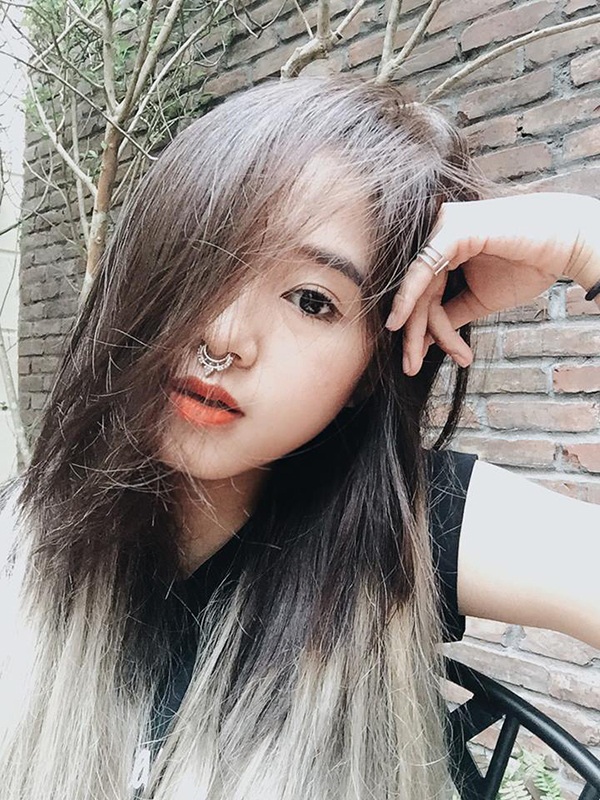 Salim thử nghiệm với mốt khuyên mũi giả...