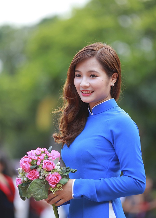 Vóc dáng đẹp, gương mặt sáng khiến cô bạn thu hút ống kính máy ảnh