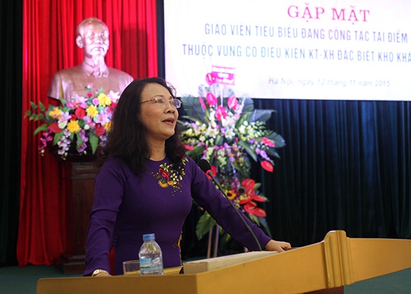 
Thứ trưởng Bộ GD&ĐT - Nguyễn Thị Nghĩa chia sẻ nỗi vất vả của các thầy cô giáo cắm bản
