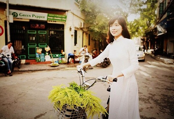 Hiện nay, cô bạn đang tham gia cuộc thi Miss Du học sinh Việt