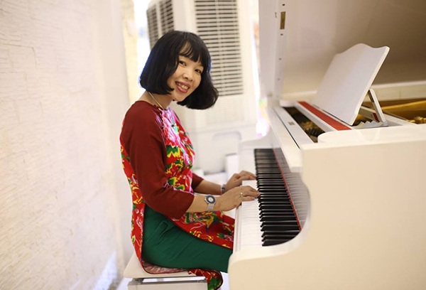 Đỗ Nhật Nam viết “tâm thư” gửi cha mẹ nhân ngày Nhà giáo VN - 2 Mẹ của Đỗ Nhật Nam - chị Phan Hồ Điệp là một giảng viên đại học