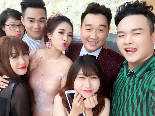 Hot girl Hà Min theo chồng “bỏ cuộc chơi” - 4 Và rất đông bạn bè về Hưng Yên chúc mừng hạnh phúc của cô nàng hot girl