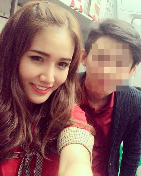 Những tiếp viên hàng không xinh đẹp khiến dân mạng “chao đảo” - 10 Nữ tiếp viên hãng Vietjetair đang gây sốt trên mạng mấy ngày gần đây