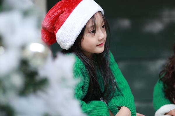 Bé gái Hà Nội xinh xắn được ví là “tiểu” Châu Tấn - 4