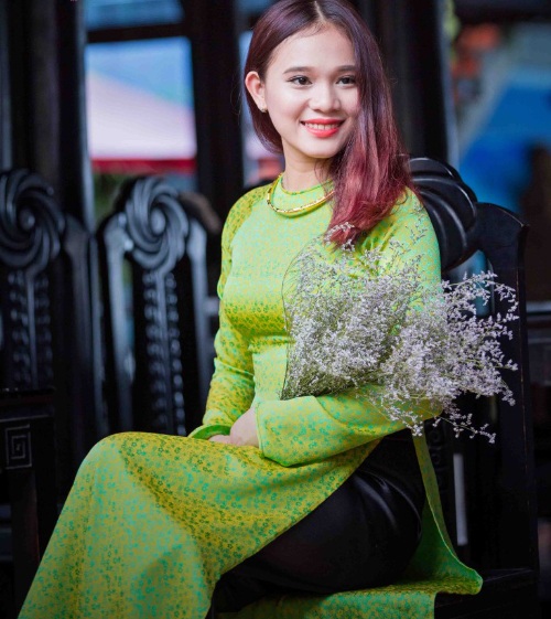 Ngô Mỹ Dung (sinh năm 1994), sinh viên năm cuối chuyên ngành kế toán tại Auckland University of Technology, New Zealand. Dung có khả năng chơi bóng chuyền, bóng bàn, tham gia CLB văn nghệ, cắm hoa và võ thuật cổ truyền Bình Định.