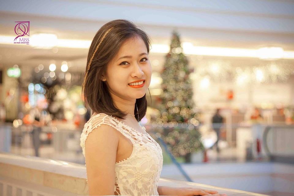 Lê Hồng Nhung, sinh năm 1994, đang theo học ngành Toán kinh tế – trường đại học Kĩ thuật kinh tế Berlin, Đức. Trước khi sang Đức du học, Hồng Nhưng từng thi đỗ 2 trường ĐH Kinh tế quốc dân Hà Nội và ĐH Ngoại Ngữ – ĐH Quốc gia Hà Nội.