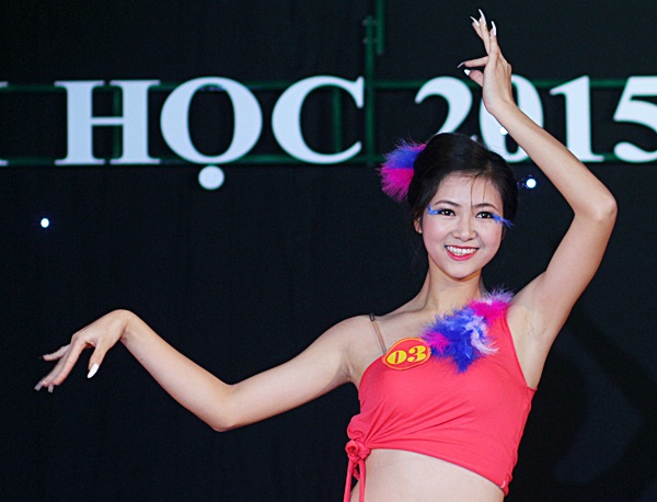 Hoa khôi Học viện An ninh duyên dáng trong vũ điệu "hút hồn" - 3 Nụ cười rạng rỡ của Hoa khôi Học viện An ninh nhân dân