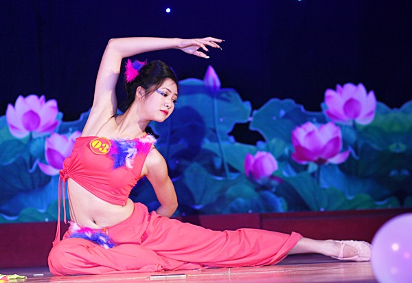 Hoa khôi Học viện An ninh duyên dáng trong vũ điệu "hút hồn" - 6 Hoa khôi Học viện An ninh duyên dáng trong vũ điệu "hút hồn" - 6