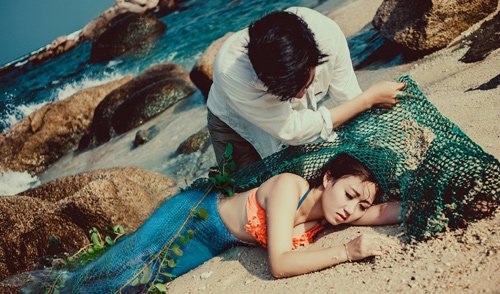 Trọn bộ ảnh cưới bị hiểu nhầm "bắt được nàng tiên cá" gây xôn xao - 5 Đây chính là bức ảnh gây xôn xao rằng bắt được nàng tiên cá ở Quảng Nam