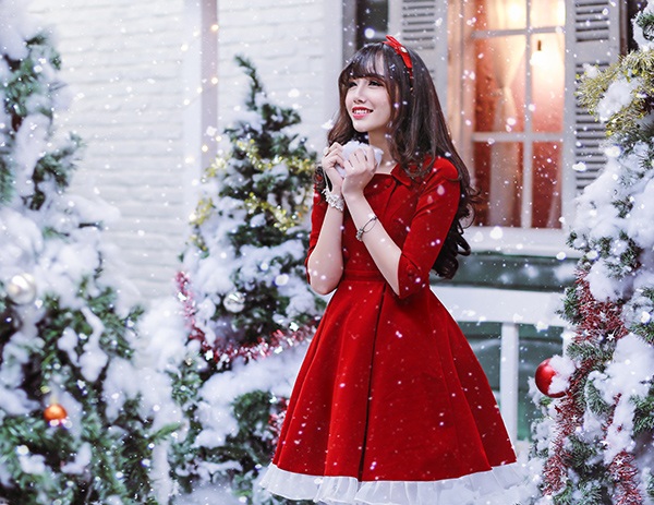 Ảnh Noel xinh "lung linh" của hotgirl Ngân Búng trước khi lên xe hoa - 2