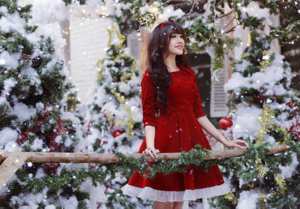 Ảnh Noel xinh "lung linh" của hotgirl Ngân Búng trước khi lên xe hoa - 5