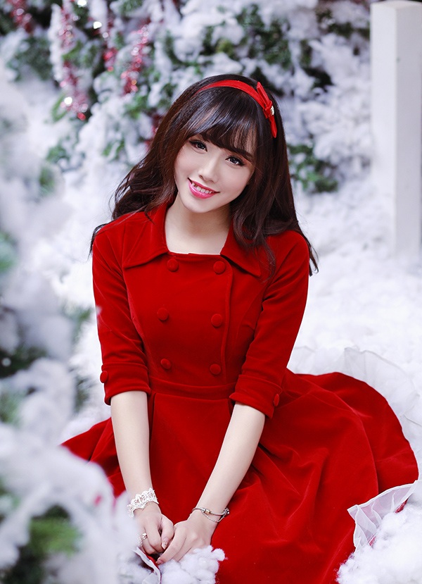 Ảnh Noel xinh "lung linh" của hotgirl Ngân Búng trước khi lên xe hoa - 4
