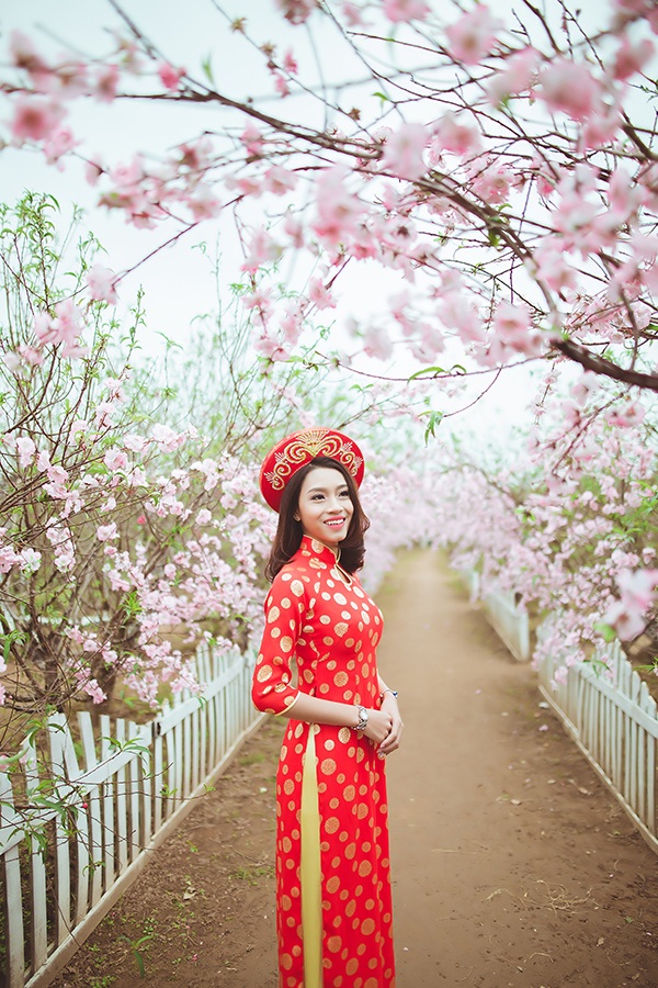 Tân hoa khôi Ngoại Thương chúc mừng năm mới độc giả Dân trí - 5 Tân hoa khôi Ngoại Thương chúc mừng năm mới độc giả Dân trí - 5