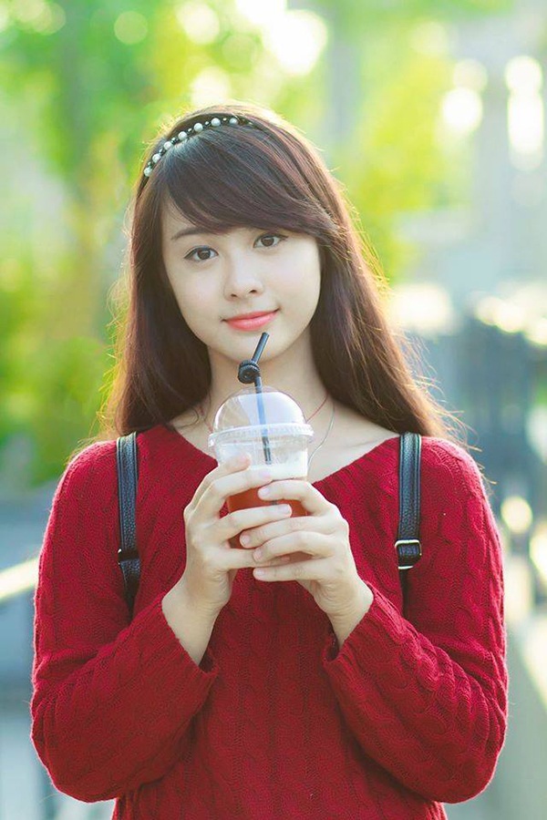 Thiếu nữ Hải Phòng gây "sốt" vì vẻ đẹp trong sáng - 4 Thiếu nữ Hải Phòng gây "sốt" vì vẻ đẹp trong sáng - 4