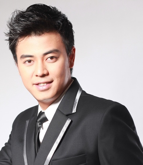 
Không nhiều người biết MC Tuấn Tú ở vị trí Thiếu tá, Phó trưởng phòng Công tác Đảng và Công tác quần chúng, Bí thư Đoàn Thanh niên Bộ Tư lệnh Cảnh sát cơ động thuộc Bộ Công an.
