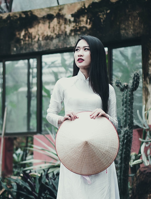 Trịnh Ngọc Linh (Truyền hình K33A1) thích bóng đá và đá bóng, yêu cái đẹp, tin vào khoa học và sự logic, không tin vào ma quỷ. Cô nàng cũng rất yêu mèo, yêu sự hoài cổ. Cô nàng cũng là người ghét bò sát, ghét bị đánh thức khi ngủ, không thích xem cô dâu 8 tuổi.