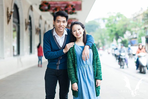 12 cặp đôi tài sắc "tranh" ngôi Đại sứ trường chuyên ĐH Sư phạm - 11 Hoàng Giang (lớp 11 Toán 1) - Minh Anh (lớp 10 Văn). Cặp đôi đến từ Zone 7 Athena.