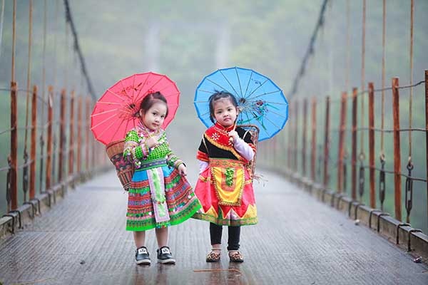 Bé gái Hà Giang xúng xính trang phục dân tộc đón Tết Bính Thân - 2 Bé gái Hà Giang xúng xính trang phục dân tộc đón Tết Bính Thân - 2