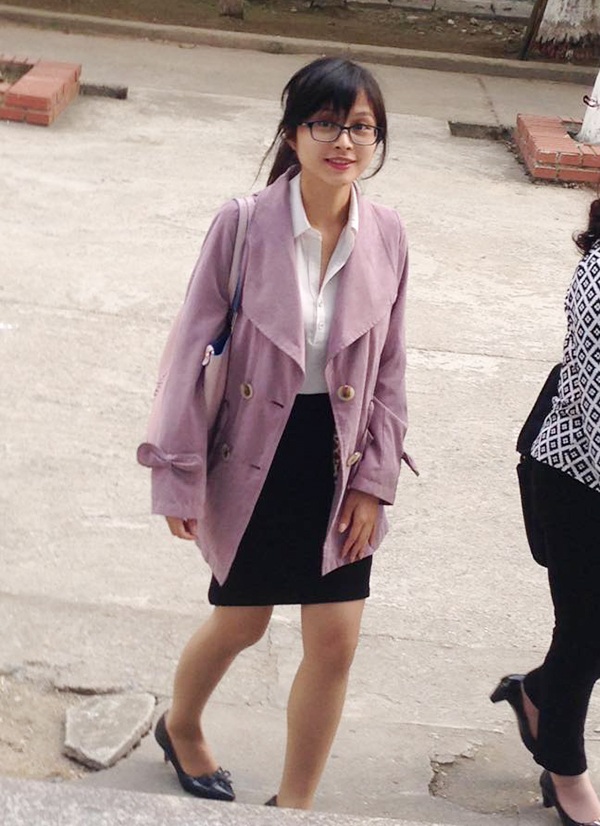 Những cô gái "ngủ dậy đã thành người nổi tiếng" nhờ mạng xã hội - 1 Cô giáo dạy Toán xinh đẹp của học sinh trường THPT Chuyên Hưng Yên