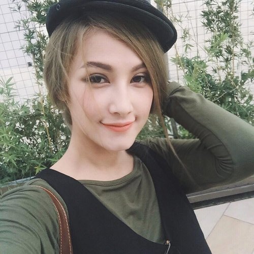 Những cô gái "ngủ dậy đã thành người nổi tiếng" nhờ mạng xã hội - 7 Cô gái nhân vật chính trong bức ảnh ngủ gật nhanh chóng được dân mạng tìm ra danh tính