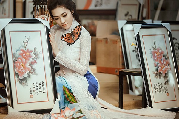 Theo chân thiếu nữ xin chữ ông đồ Sài Gòn ngày Tết - 4 Các ông đồ ở TP.HCM thường quy tập trong Nhà văn hoá thanh niên trên đường Phạm Ngọc Thạch để cho chữ vào mỗi dịp Tết hàng năm