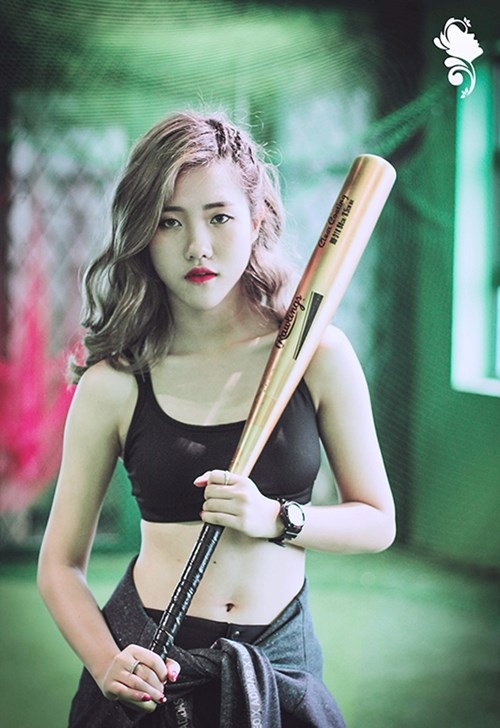 Phan Quỳnh Hương (PR33) là 1 trong 3 gương mặt nổi trội nhất phần nhảy Wii của vòng thi Thể thao. Hương chia sẻ khi tham gia Press Beauty 2016: Press Beauty đối với tôi là một trải nghiệm để tìm kiếm những điều chưa thấy ở chính mình.