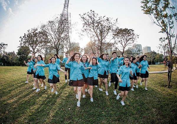 Ảnh kỷ yếu hồn nhiên tuổi học trò của teen Chu Văn An - 6 Hay mặc đồng phục đều hết sức đáng yêu