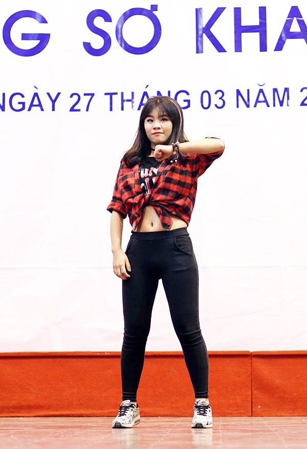 Cái kết bất ngờ của "Nàng Bạch Tuyết và bảy chú lùn" phiên bản SV - 7 Cùng lựa chọn phần thi tài năng nhảy hiện đại, Nguyễn Dương Phương Anh thể hiện sự năng động, mạnh mẽ, tự tin của nữ sinh Kinh tế quốc dân
