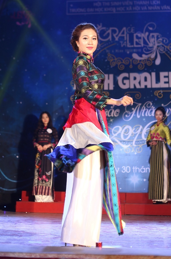 Chung kết cuộc thi Tài sắc sinh viên ĐH Khoa học Xã hội và Nhân văn 2016 diễn ra vào ngày 30/3. Trần Ngọc Anh trở thành tân Hoa khôi của trường