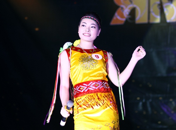Nam sinh Tự nhiên trổ tài hát rap "Tau thích mi" cực ấn tượng - 3 Võ Thùy Linh khoe giọng hát cao vút trong ca khúc của đại ngàn Cô gái vót chông