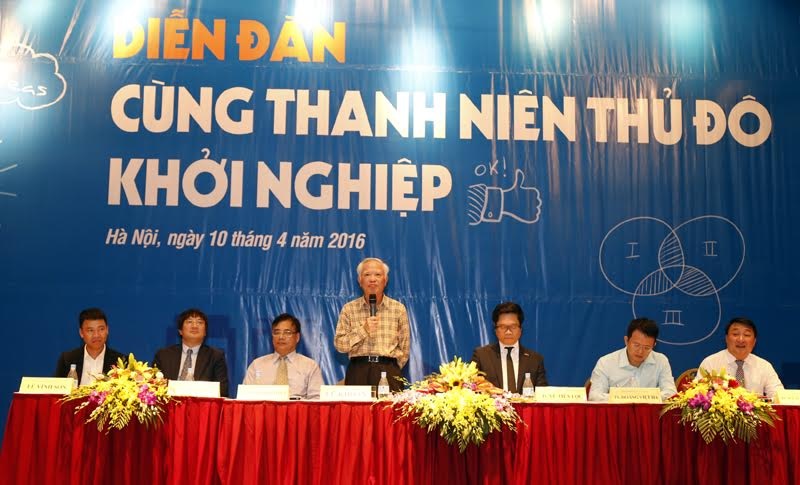 Cơ hội khởi nghiệp cho thanh niên Thủ đô - 3 Ông Vũ Khoan - nguyên Phó Thủ tướng Chính phủ giao lưu, chia sẻ thông tin cho các bạn đoàn viên thanh niên tại Ngày hội thanh niên Thủ đô khởi nghiệp lần thứ I năm 2016