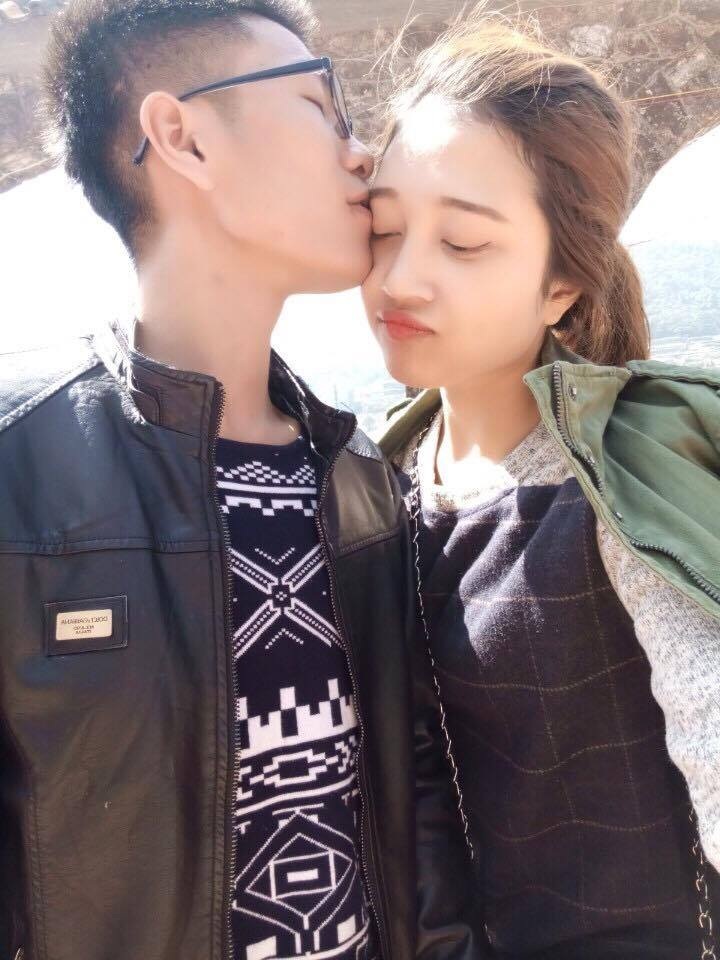 Chuyện tình lãng mạn của chàng trai với nàng Hoa khôi trường Nhân văn - 2 Hình ảnh tình cảm của Tuấn Anh và Ngọc Anh