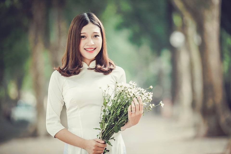 Châm ngôn sống của cô là cuộc sống luôn công bằng.