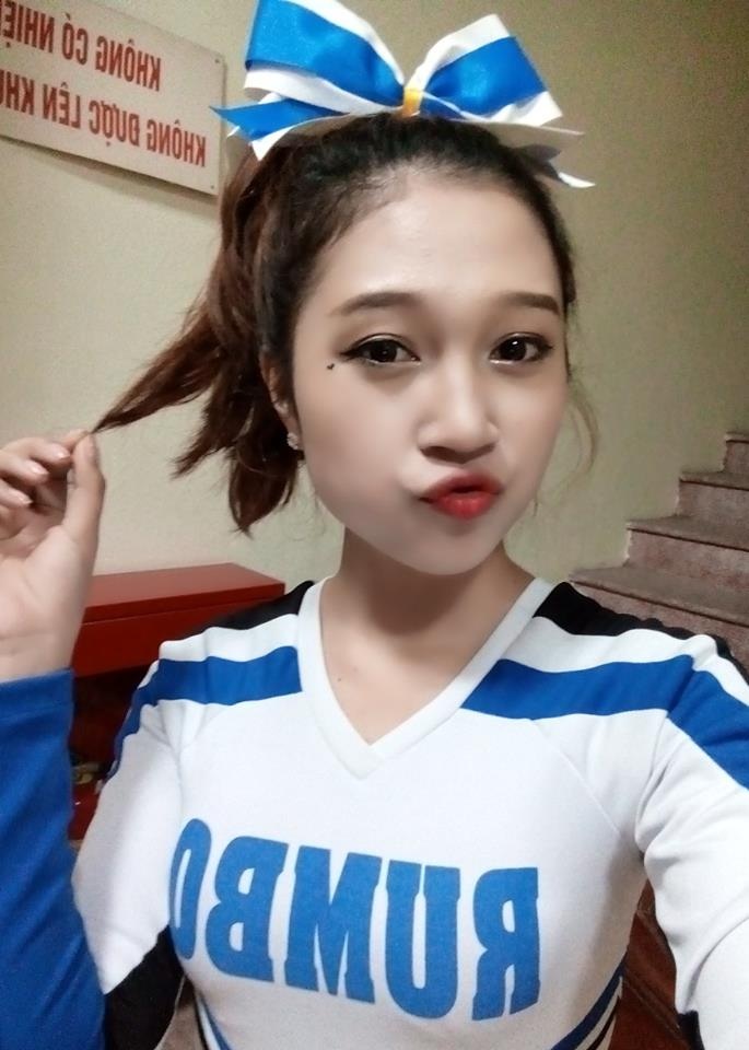 Ngọc Anh rất yêu thích nhảy và múa. Các hoạt động phong trào của trường lớp cô đều góp mặt