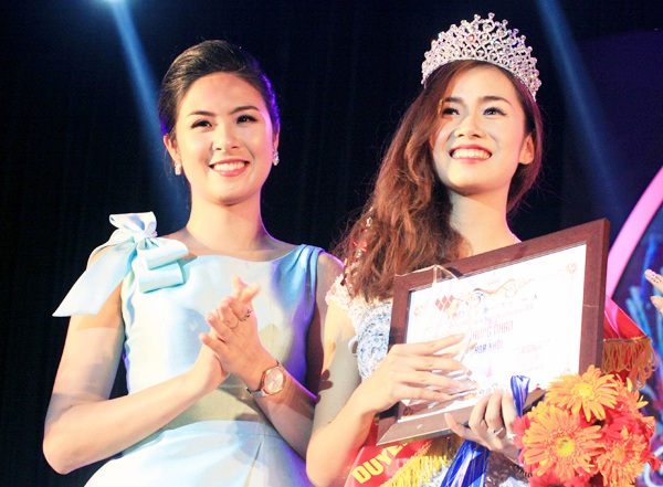 Lộng lẫy đêm chung kết "Hoa của đá" ĐH Xây dựng - 4 Nụ cười tỏa nắng của Miss ĐH Xây dựng 2016 khi đăng quang