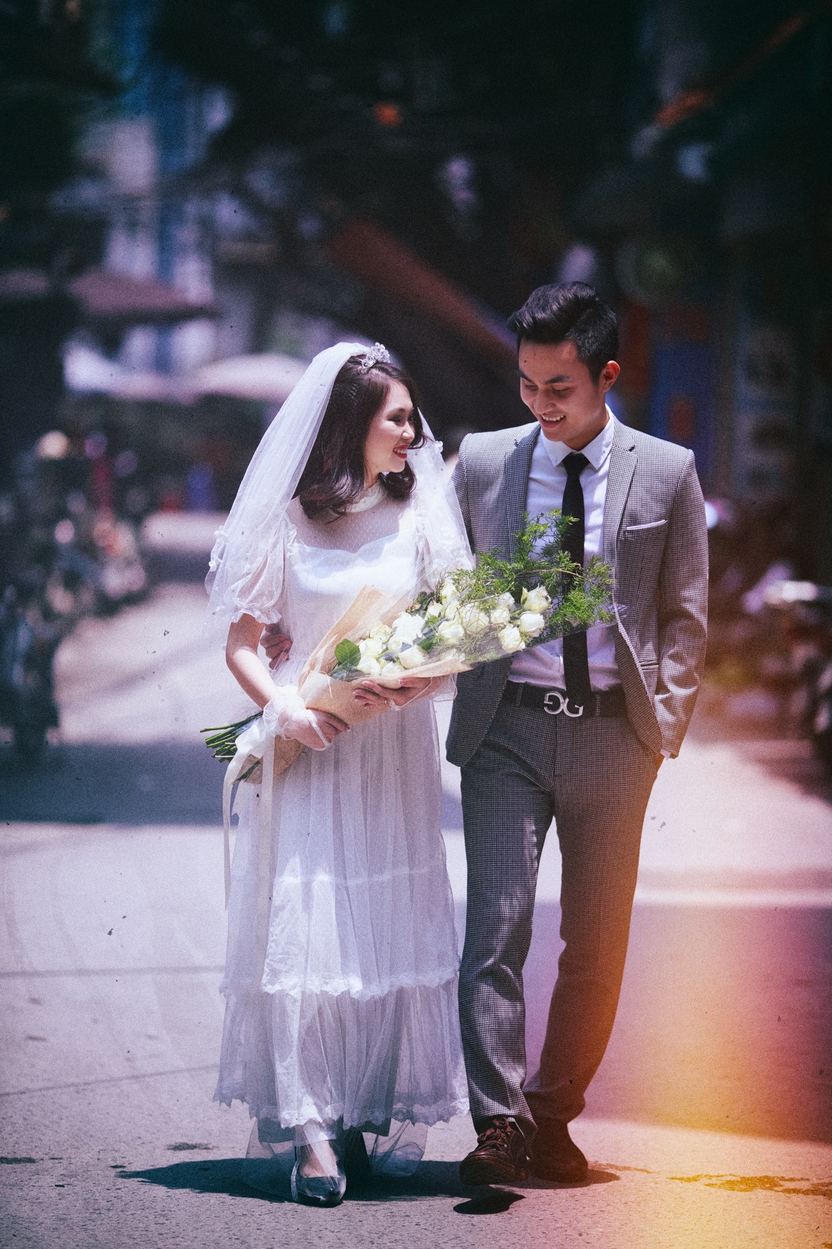 Bộ ảnh cưới hoài cổ của cặp đôi 9x nhớ về Hà Nội xưa - 8 Bộ ảnh cưới hoài cổ của cặp đôi 9x nhớ về Hà Nội xưa - 8