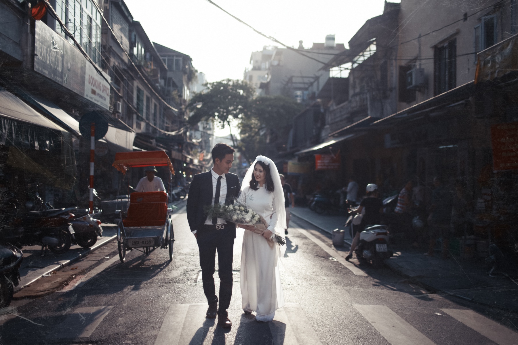 Bộ ảnh cưới hoài cổ của cặp đôi 9x nhớ về Hà Nội xưa - 6 Bộ ảnh cưới hoài cổ của cặp đôi 9x nhớ về Hà Nội xưa - 6