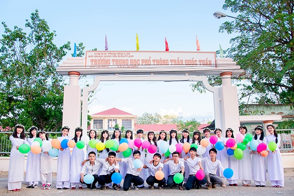 Bộ ảnh đúng chất học trò giữa "rừng" kỷ yếu phá cách - 9 Tất cả cùng chung một tình yêu