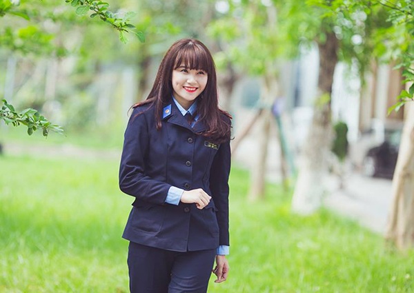 Ngắm vẻ đẹp của 10 nữ sinh đáng yêu ngành Tư pháp - 1 Trần Mỹ Linh