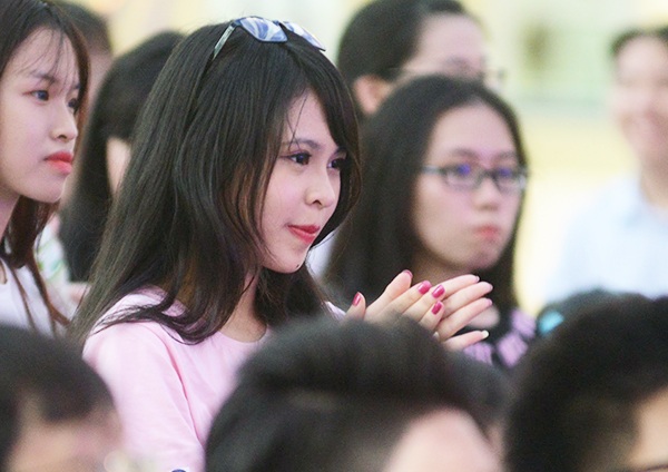 Nữ sinh Yên Hòa xinh đẹp nhảy flashmob chia tay trường cấp 3 - 7