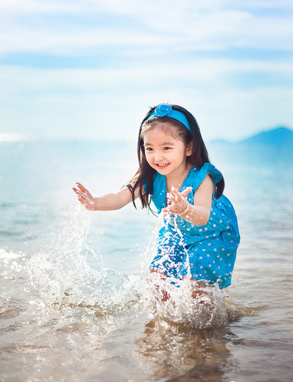 Cô bé có rất nhiều fan trên mạng xã hội bởi vẻ xinh xắn, đáng yêu