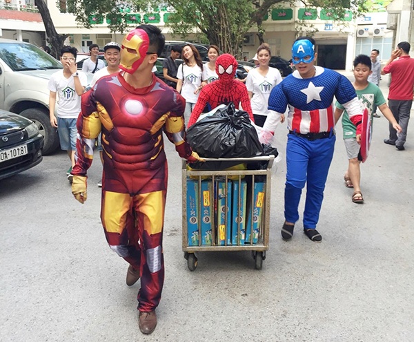 Người Sắt, Người Nhện và Đội Trưởng Mỹ đổ bộ Bệnh viện Nhi