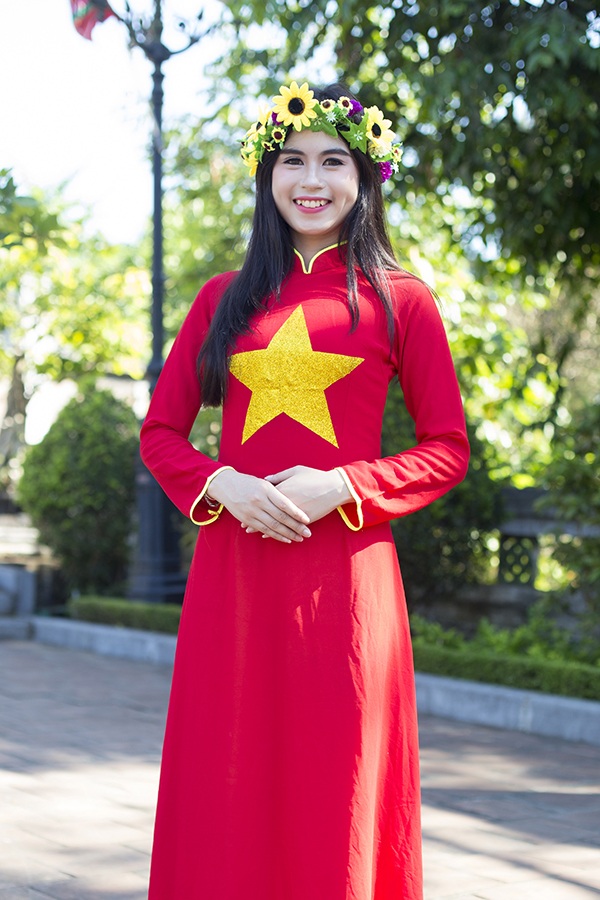 Nữ sinh Thái Lan diện áo dài Việt trong lễ tốt nghiệp - 4 Nữ sinh Thái Lan diện áo dài Việt trong lễ tốt nghiệp - 4