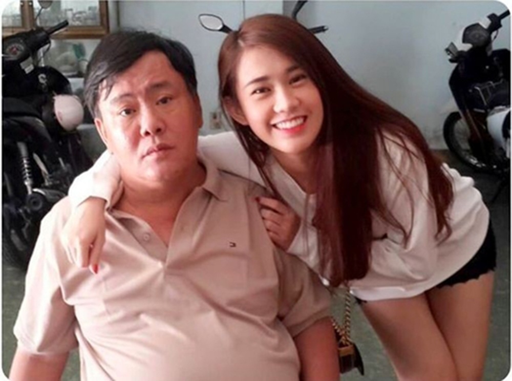 Loạt hình thân thiết bên bố của dàn hot girl Việt - 5 Loạt hình thân thiết bên bố của dàn hot girl Việt - 5