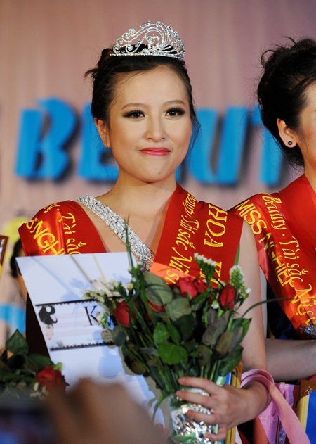 Mối duyên lạ của những cô gái tên Anh với danh hiệu Hoa khôi trường Báo - 6 Mối duyên lạ của những cô gái tên Anh với danh hiệu Hoa khôi trường Báo - 6