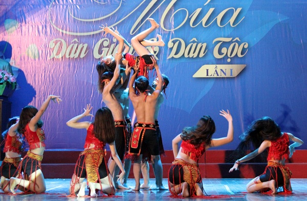 Chung kết Tài năng Múa dân gian và dân tộc - 6 Tạo hình tái hiện nghi thức cầu mưa của người dân Tây Nguyên do nhóm Lửa thiêng trình diễn