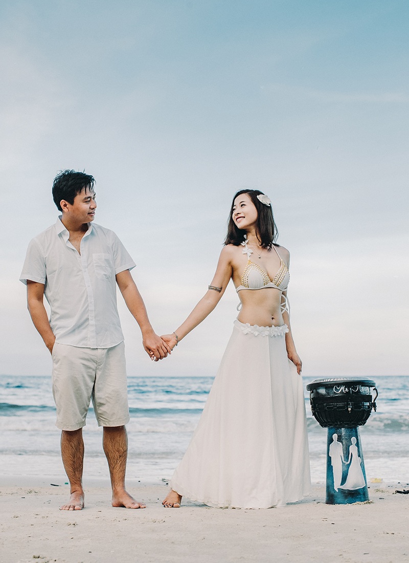 Ảnh cưới "diễn múa bụng trên biển" của cặp đôi Hà thành - 8 Ảnh cưới "diễn múa bụng trên biển" của cặp đôi Hà thành - 8